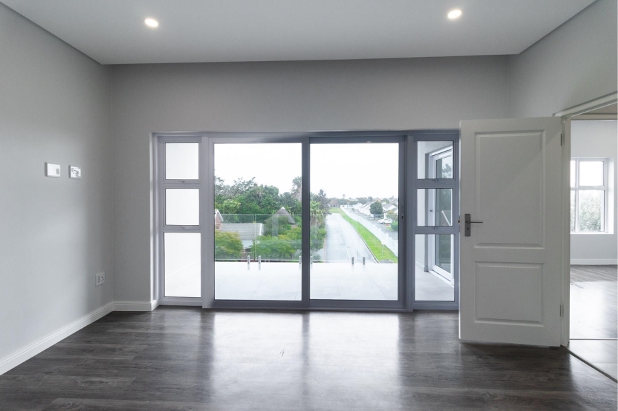 4 Bedroom Property for Sale in Flamingo Vlei Western Cape